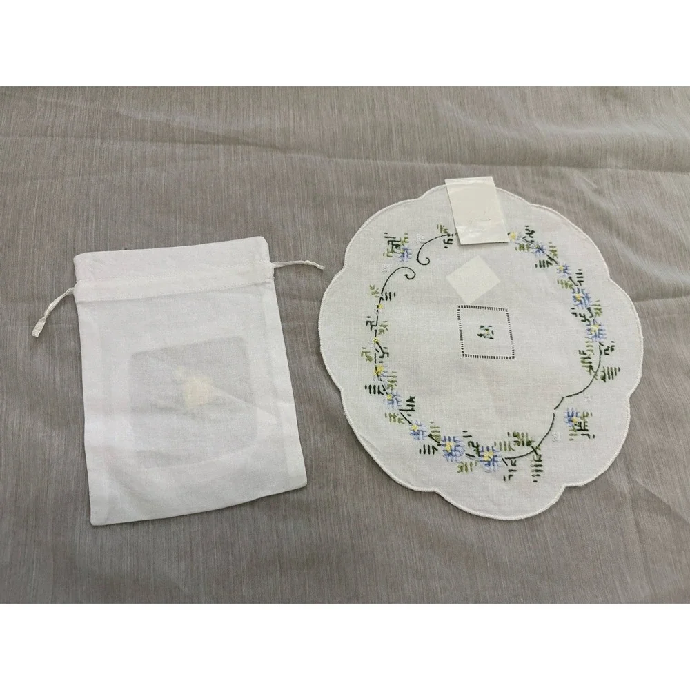 Vintage‎ NEW Set of 2 Round Doily w/ Bag Pull String Embroidery Floral